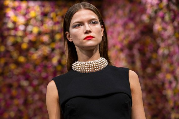 Christian Dior: Runway - Paris Fashion Week Haute Couture F/W 2013 прически осень зима 2012 2013